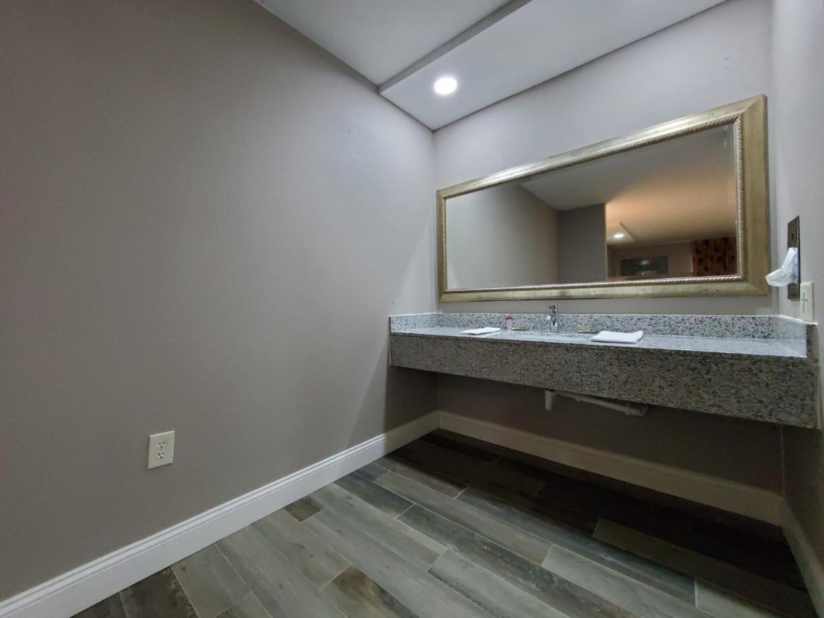 Scottish Inns & Suites Springdale Extérieur photo